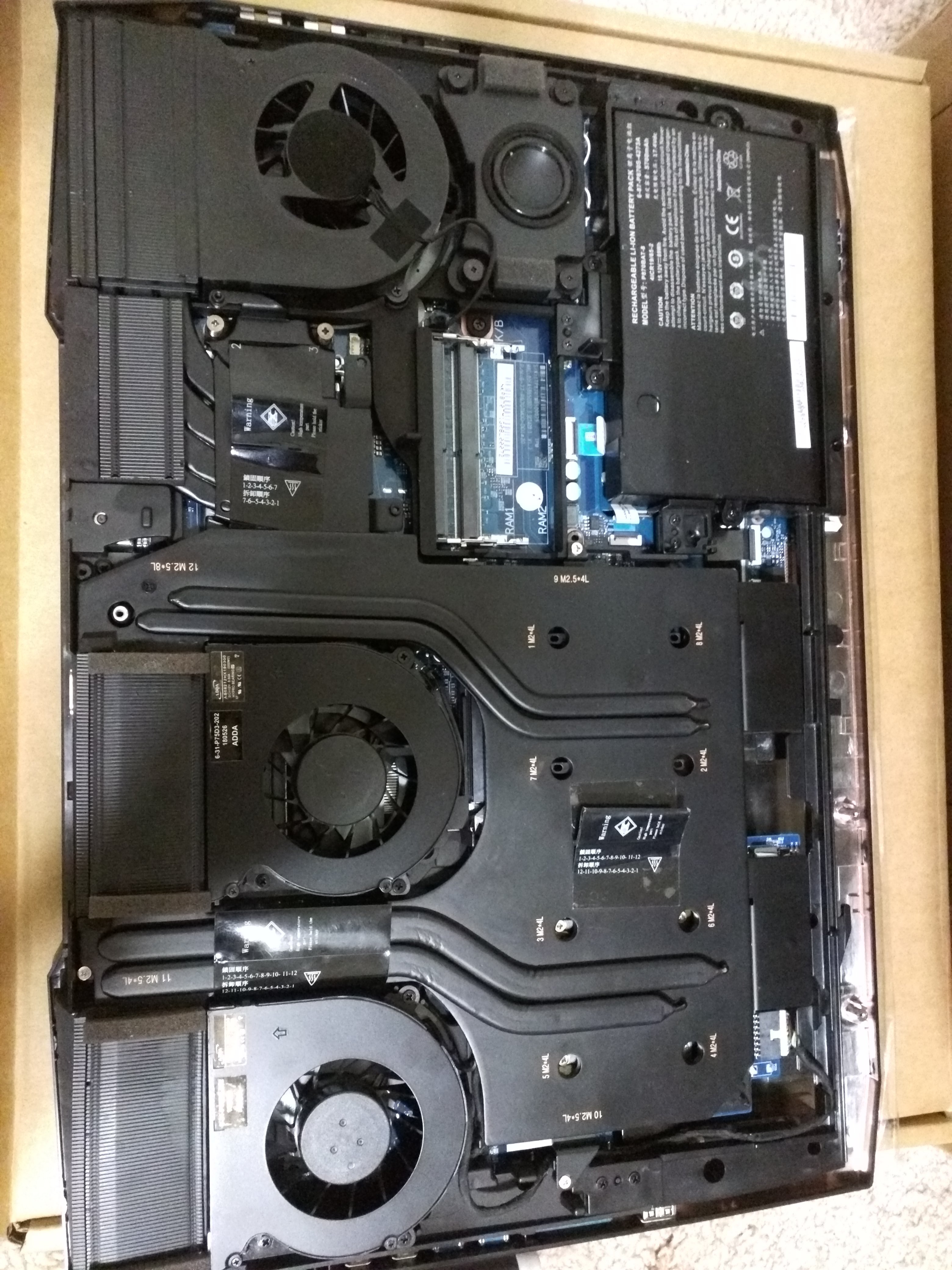 p870tm internals .jpg